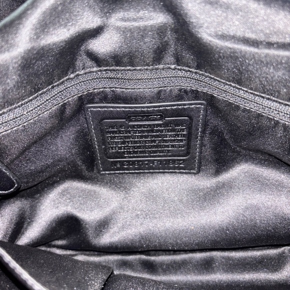 Gray and Black Purse - Picture 3 of 8